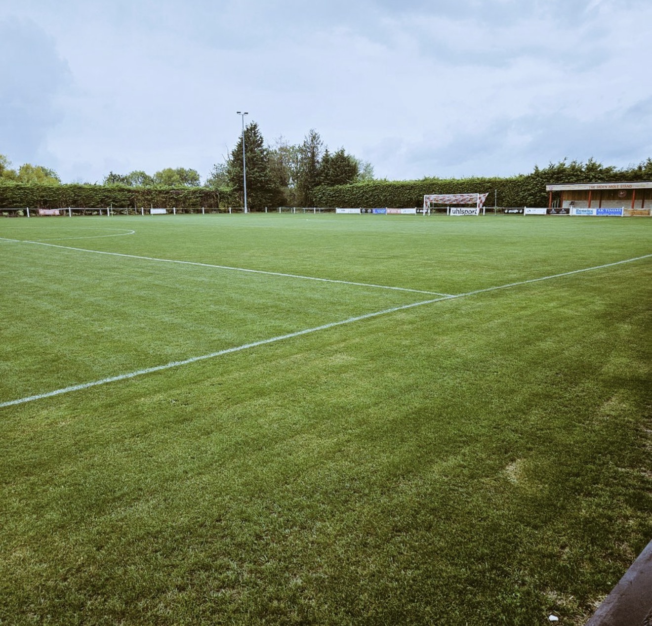 🔥 HELLENIC LEAGUE DIVISION ONE – AS IT STANDS 🔥